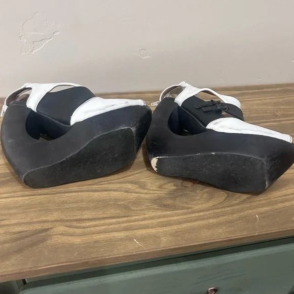 Jeffrey Campbell B/W platform sandals - Picture 3 of 7